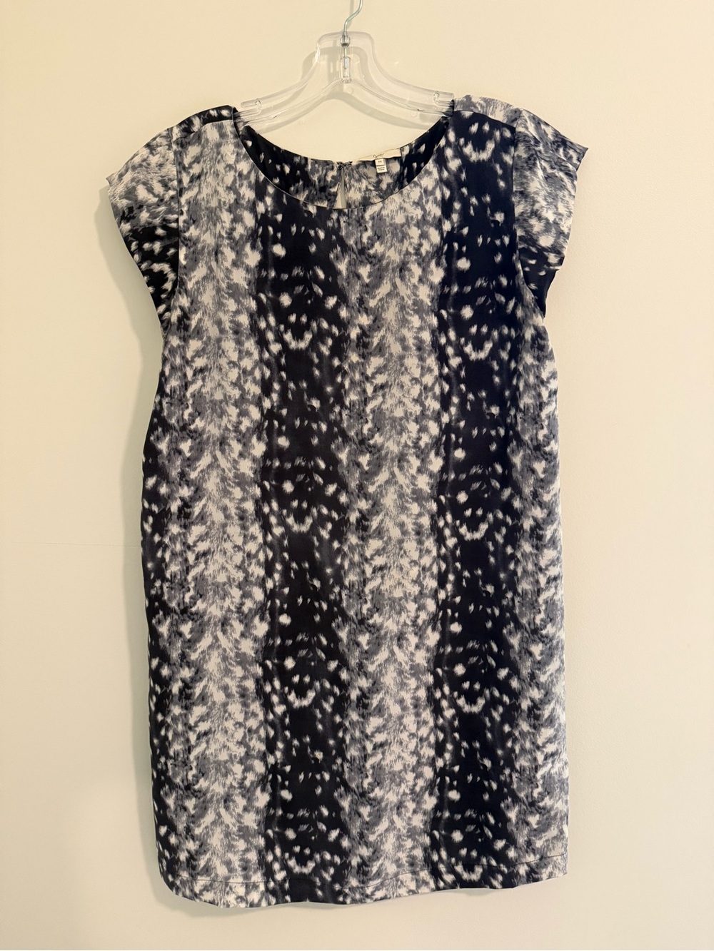 Joie 100% Silk Shift Dress M Navy Gray Abstract Animal Print Cap Sleeve